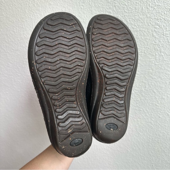 UGG Caspia Black Soft Leather Shearling Warm Cozy Ankle Boots Women’s Size 8 - Picture 9 of 11